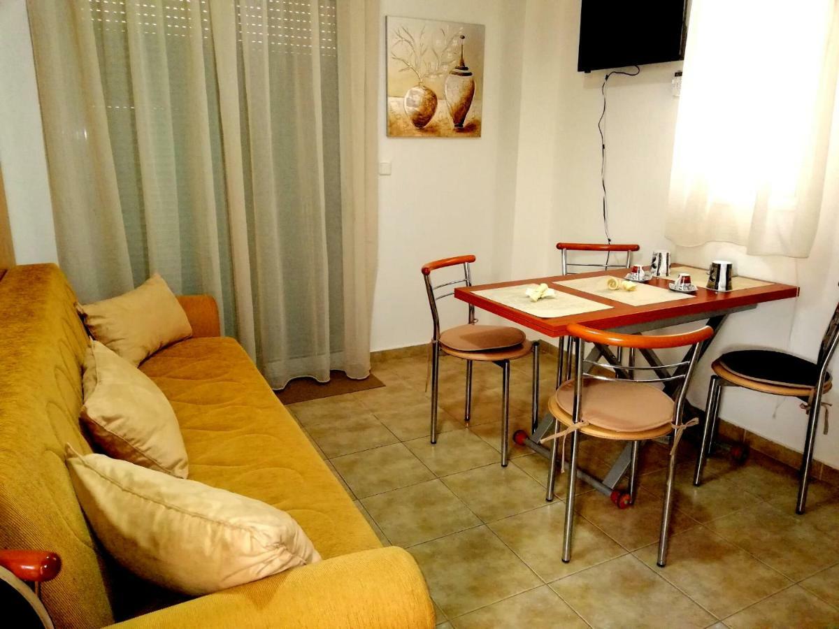 Kalamata Downtown Apartment エクステリア 写真
